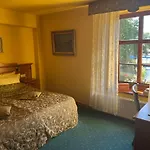 Zamkowy 3*
