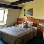 Gosciniec Zamkowy Inn 3*