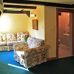 Inn Gosciniec Zamkowy