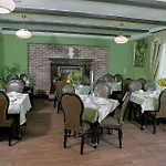 Zamkowy 3*