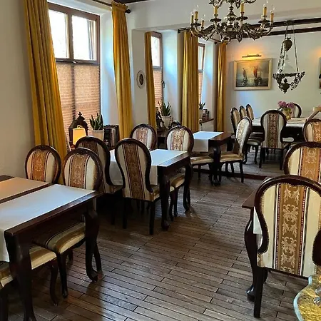 Gosciniec Zamkowy Han/Misafirhane 3*