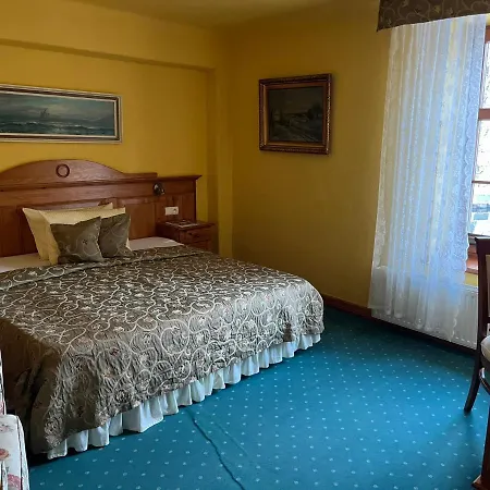 Gosciniec Zamkowy Πανδοχείο Darłowo