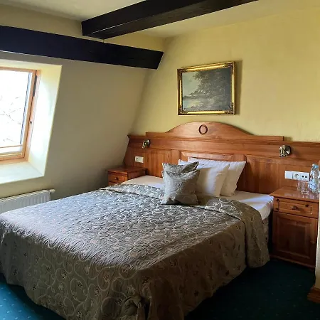 Gosciniec Zamkowy Inn 3*