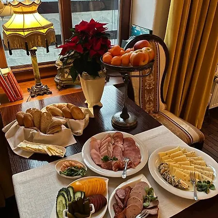 Gosciniec Zamkowy Inn 3*