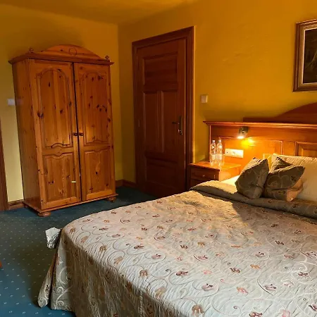 Inn Gosciniec Zamkowy 3*