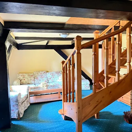 Gosciniec Zamkowy Inn 3*