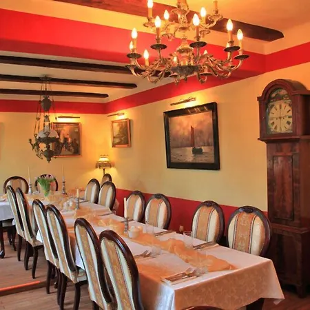 Inn Gosciniec Zamkowy