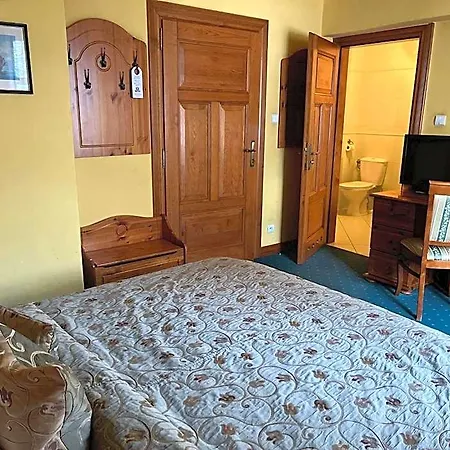 Gosciniec Zamkowy 3*