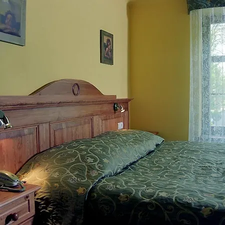 Inn Gosciniec Zamkowy