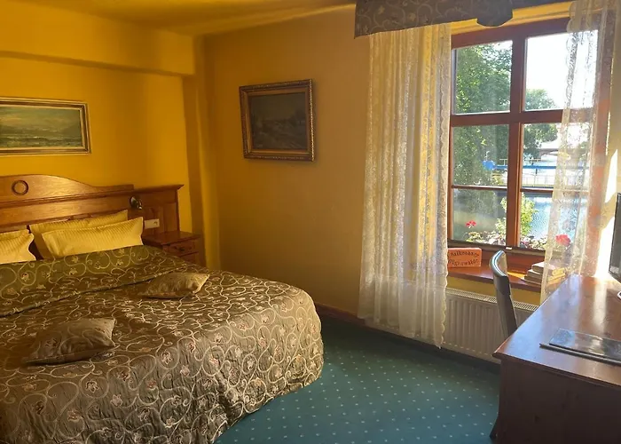 Gosciniec Zamkowy 3*