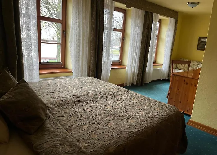 Gosciniec Zamkowy 3*