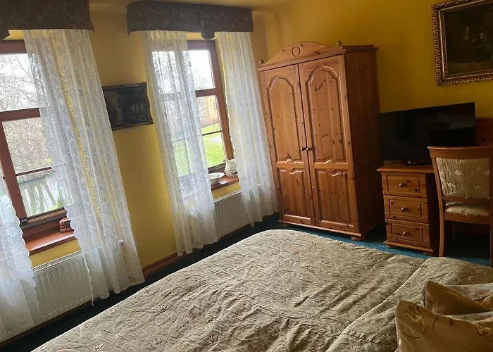 Inn Gosciniec Zamkowy