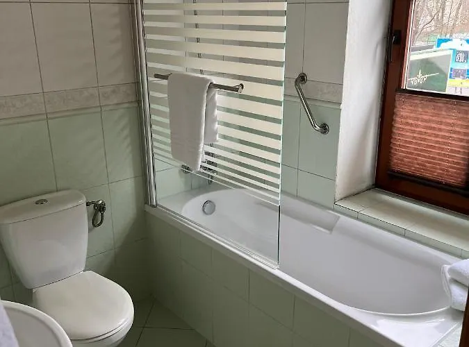 Inn Gosciniec Zamkowy